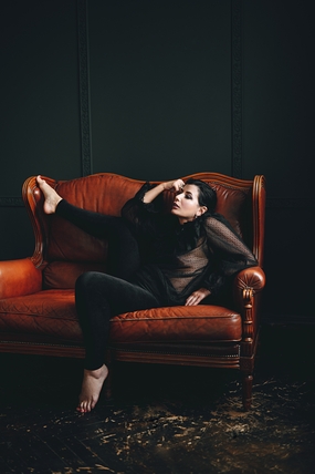 性感欧美慵懒风熟女人体写真艺术图片